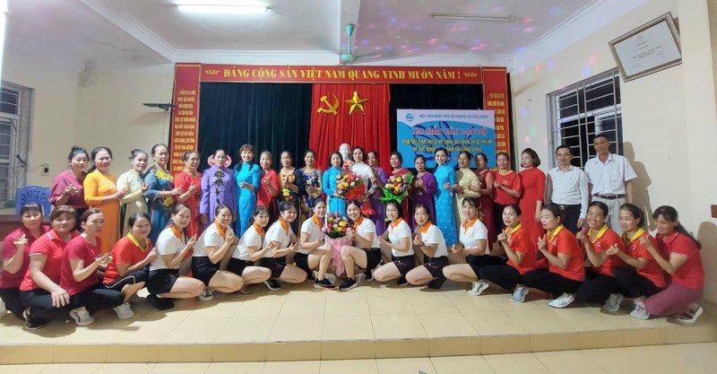 Chi hội Phụ nữ thôn Đồng Đạng, xã Sơn Dương ra mắt mô hình CLB phụ nữ thực hiện vệ sinh ATTP vì sức khỏe gia đình và cộng đồng 