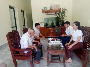 Xã Sơn Dương thăm tặng quà gia đình liệt sĩ, người có công với Cách mạng  trên địa bàn xã nhân dịp ngày thương binh liệt sĩ 27/7/2022